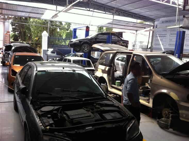 Chuyên thay kính ô tô