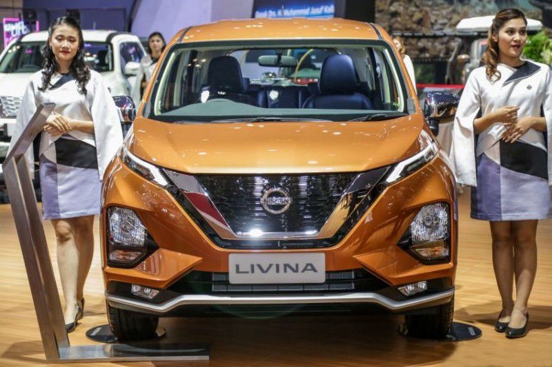 Chuyên THAY KÍNH ÔTÔ XE TẢI tận nơi Giá rẻ