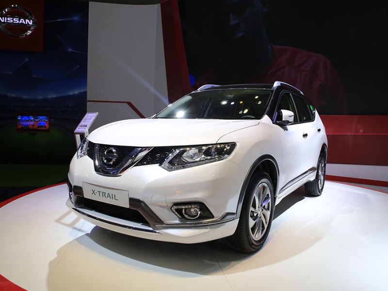 Chuyên THAY KÍNH ÔTÔ XE TẢI tận nơi Giá rẻ