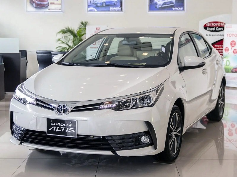 THAY KÍNH XE toyota corolla altis