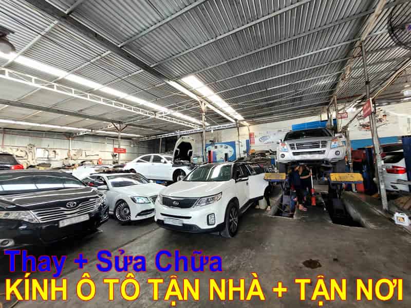 Chuyên thay Kính Chắn Gió Xe Corolla Cross
