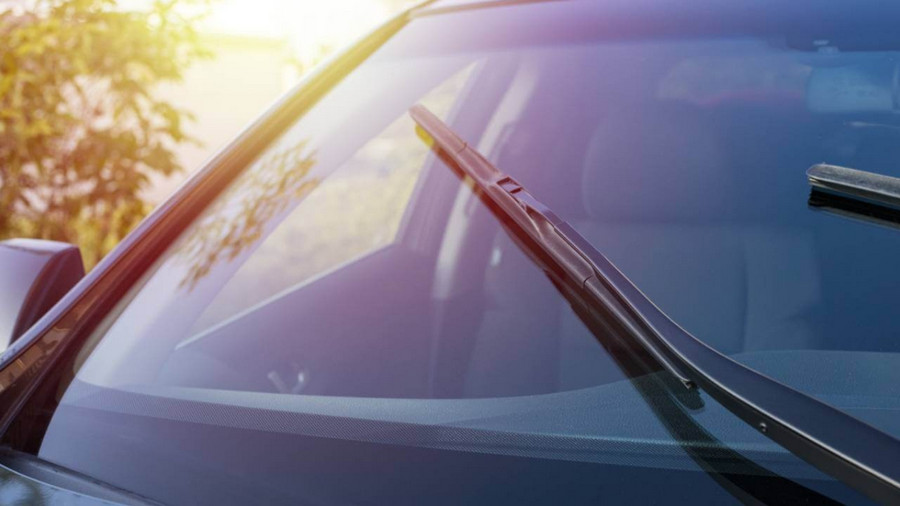 Thay Kính Chắn Gió Xe Hơi Tận Nơi