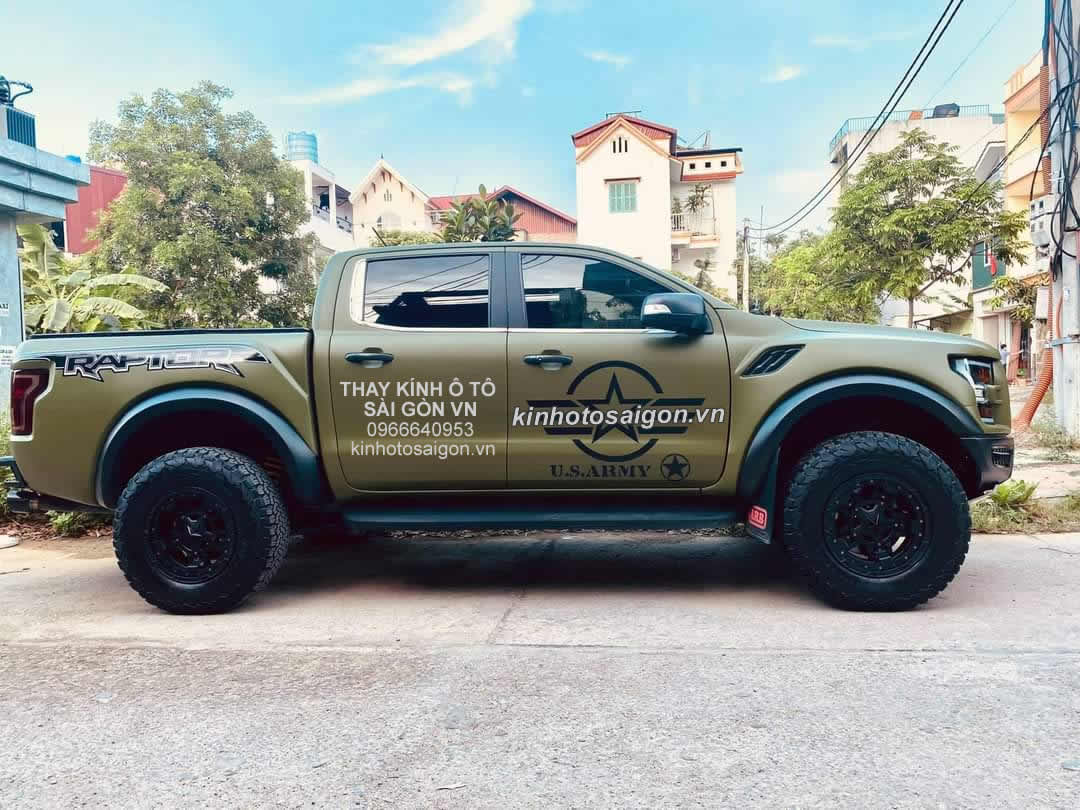 Thay Kính ô tô Cao Cấp Gía rẻ Tại Sài Gòn