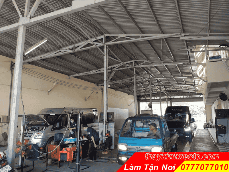 THAY KÍNH XE Ô TÔ TẬN NƠI 14 THAY KÍNH XE Ô TÔ xe Fortuner tận nơi