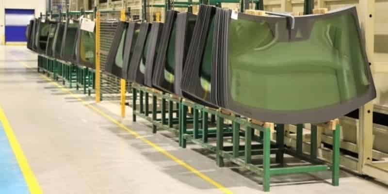 Hình 1: clbauto.com - Địa chỉ THAY KÍNH XE khách giá cả phải chăng