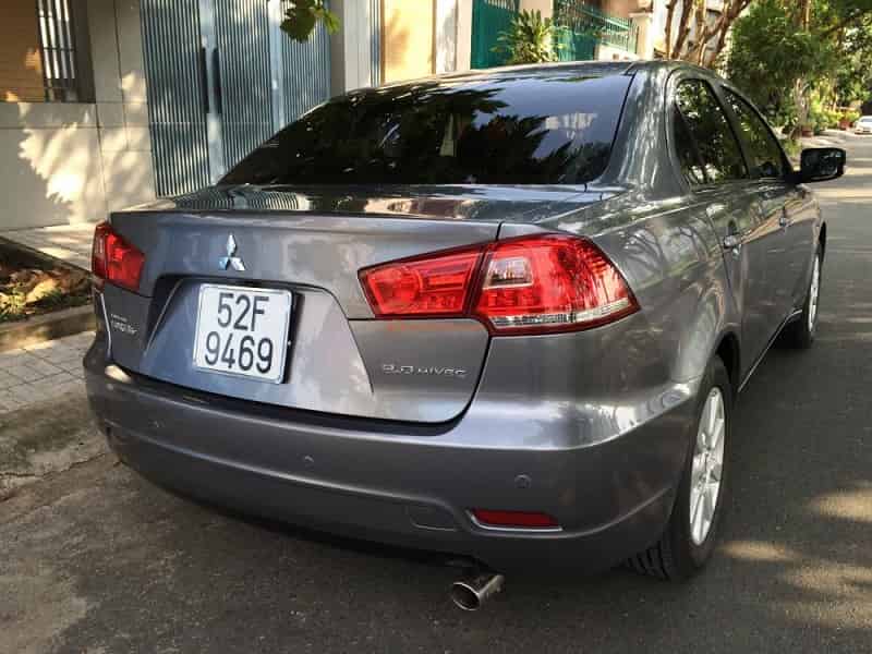 THAY KÍNH XE Ô TÔ Mitsubishi Lancer Fortis tại nhà