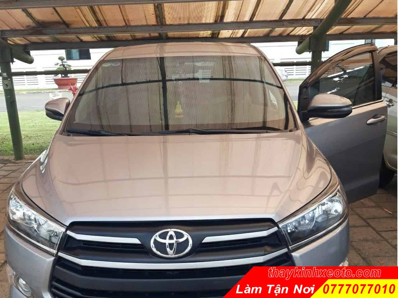 THAY KÍNH XE Ô TÔ xe tải uy tín giá rẻ hiện nay