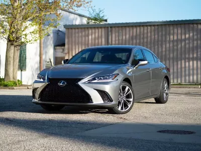 Thay Kính Ô tô Lexus ES 350 tận nơi