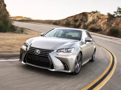 Thay Kính Ô tô Lexus GS 300 tận nơi