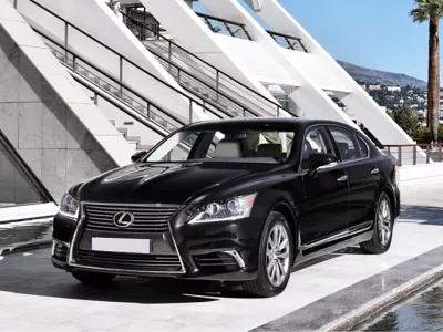 Thay Kính Ô tô Lexus LS 600 tận nơi