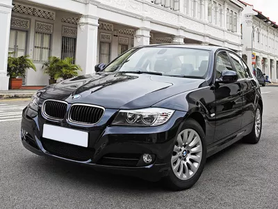 Thay Kính Ô tô BMW 318i tận nơi