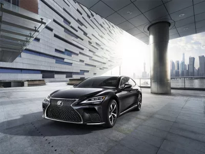 Thay Kính Ô tô Lexus IS 300 tận nơi