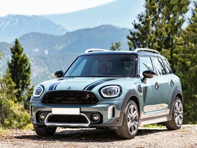 Thay Kính Ô tô Mini Countryman tận nơi