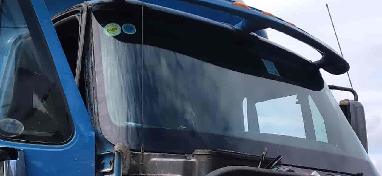 Thay KÍNH ô tô giá rẻ | Thay KÍNH Chắn Gió xe ô tô Giá Rẻ 3