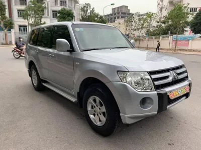 Thay KÍNH Ô tô Mitsubishi Pajero tại nhà