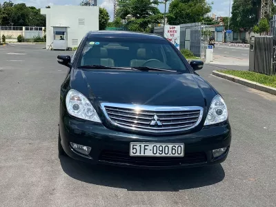 Thay KÍNH Ô tô Mitsubishi Grunder tại nhà