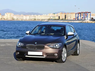 Thay KÍNH Ô tô BMW 116i tận nơi