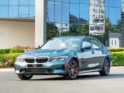 Thay KÍNH Ô tô BMW 320i tận nơi