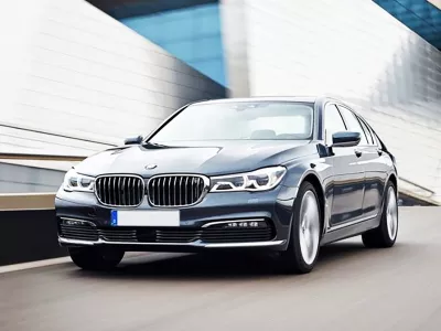 Thay KÍNH Ô tô BMW 730Li tận nơi