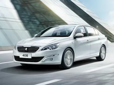 Thay KÍNH Ô tô Peugeot 408 tận nơi