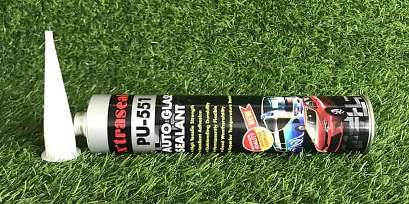 Hình 3: Keo dán kính chắn gió loại nào tốt? Sử dụng X’traseal PU-551 có thể đem lại hiệu quả nhanh chóng và an toàn