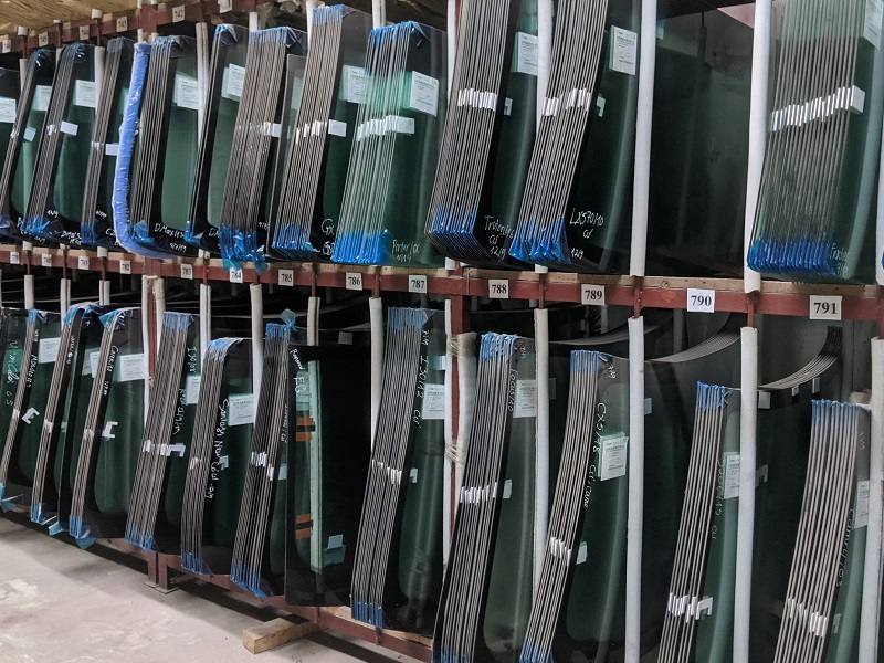 Thay KÍNH chắn gió ô tô, Thay KÍNH lái trước Ô tô Giá Rẻ Thay KÍNH Lái Chắn Gió Trước Xe ô tô Isuzu mu-X