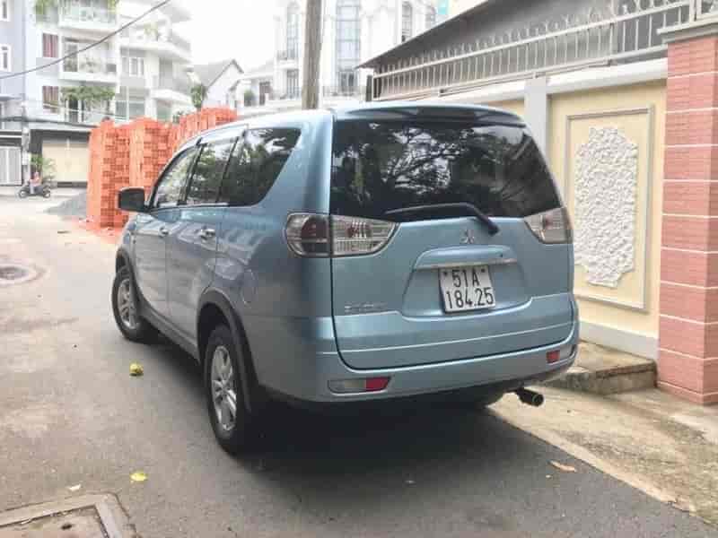 giá kính chắn gió xe Mitsubishi Zinger