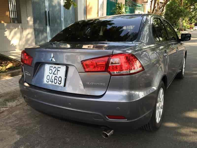 THAY KÍNH XE Ô TÔ Mitsubishi Lancer Fortis tại nhà
