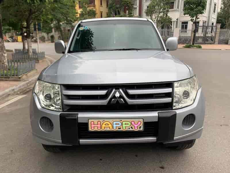 THAY KÍNH XE Ô TÔ Mitsubishi Pajero tại nhà