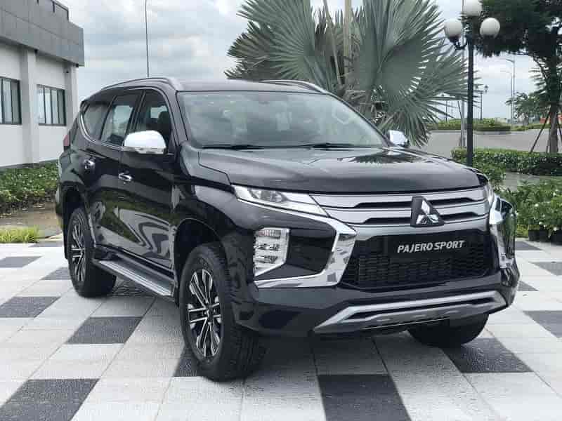 THAY KÍNH XE Ô TÔ Mitsubishi Pajero Sport tại nhà