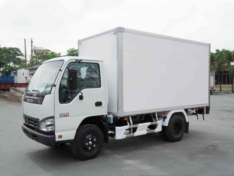 Thay KÍNH chắn gió ô tô, Thay KÍNH lái trước Ô tô Giá Rẻ Thay KÍNH xe ô tô tải Isuzu 1 tấn tận nơi