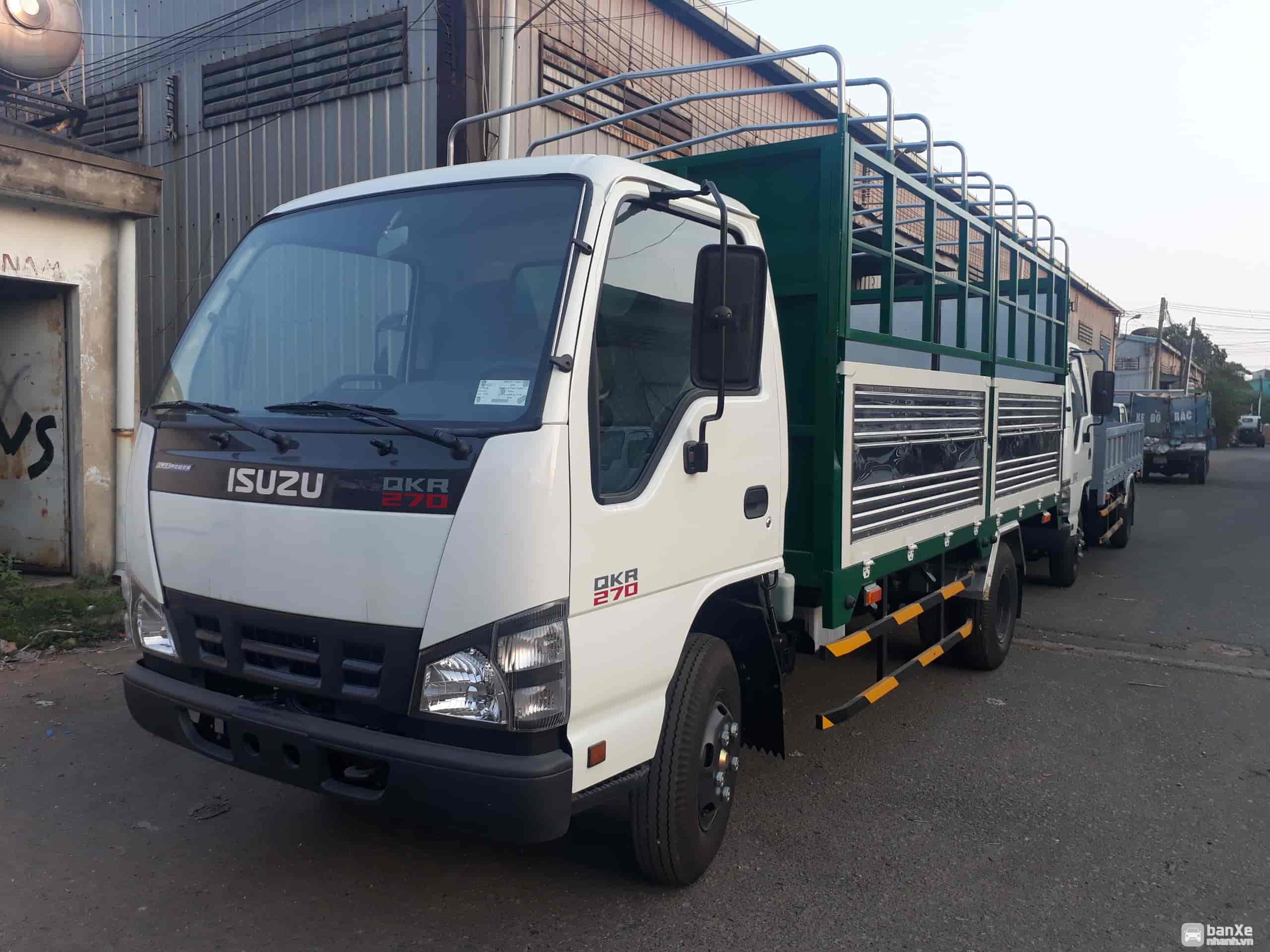 Thay KÍNH chắn gió ô tô, Thay KÍNH lái trước Ô tô Giá Rẻ Thay KÍNH xe ô tô tải Isuzu 1.9 tấn tận nơi