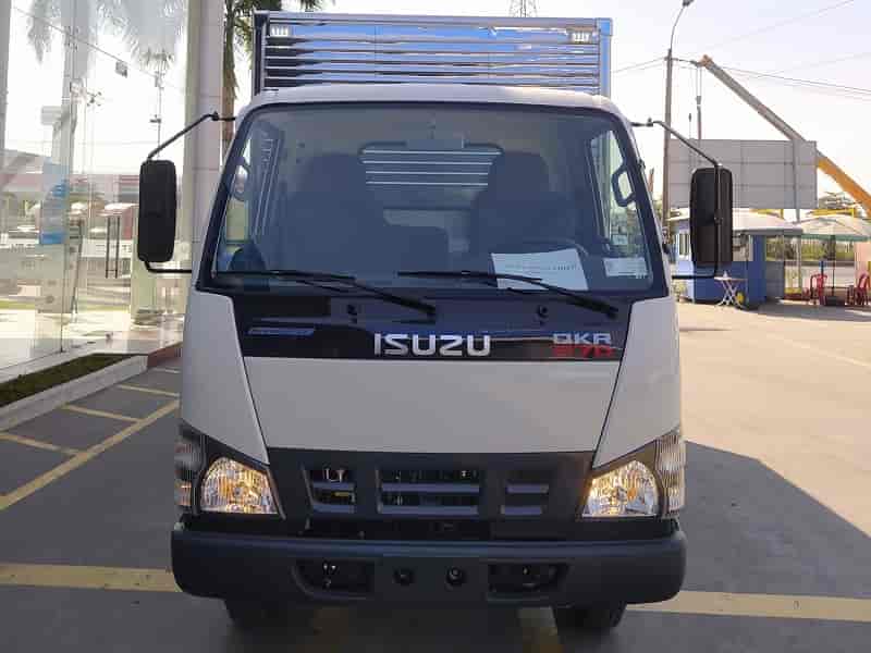 Thay KÍNH chắn gió ô tô, Thay KÍNH lái trước Ô tô Giá Rẻ Thay KÍNH xe ô tô tải Isuzu 2.8 tấn tận nơi