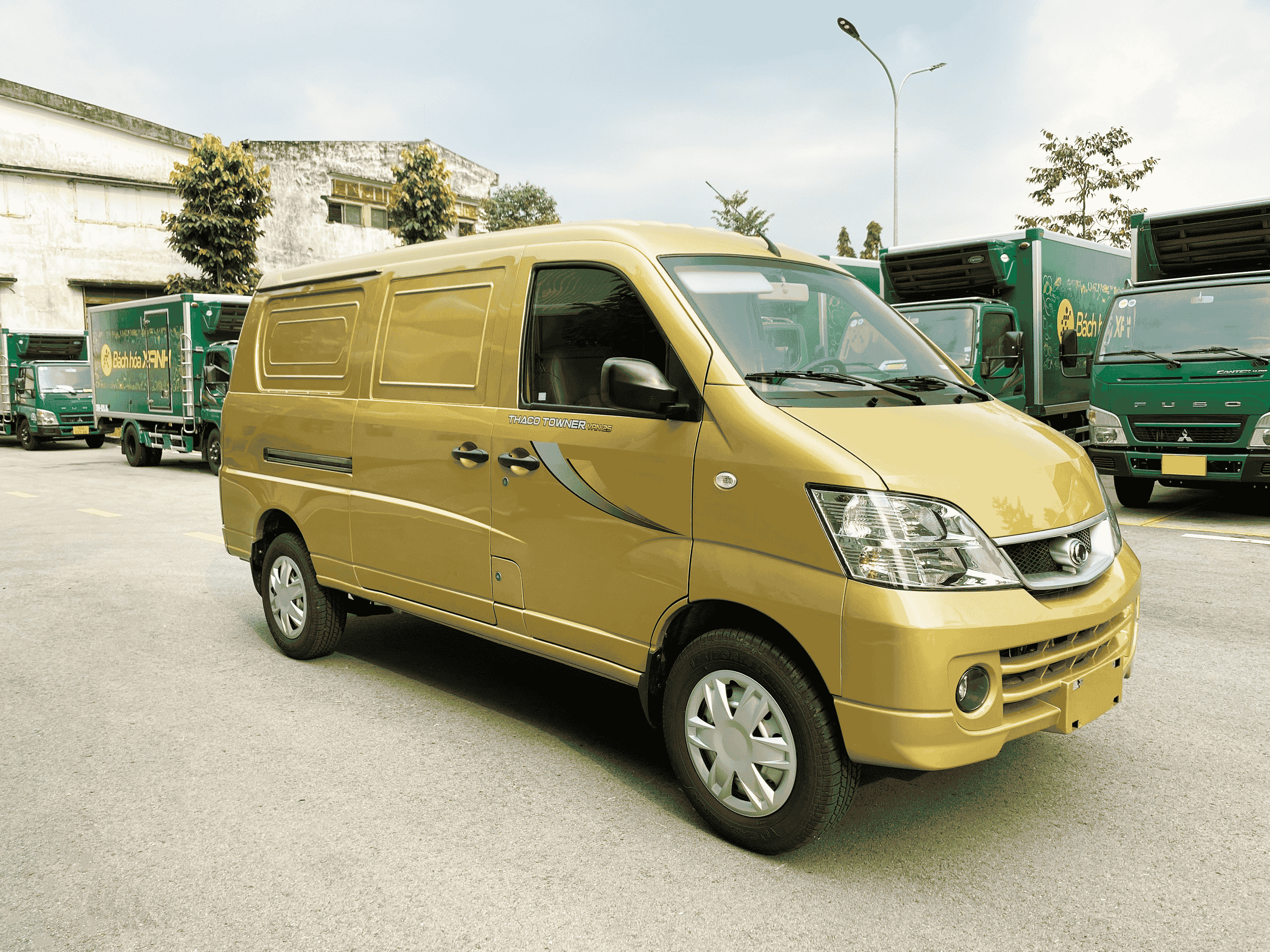 Thay KÍNH chắn gió ô tô, Thay KÍNH lái trước Ô tô Giá Rẻ Thay KÍNH xe ô tô tải Thaco Towner tận nơi