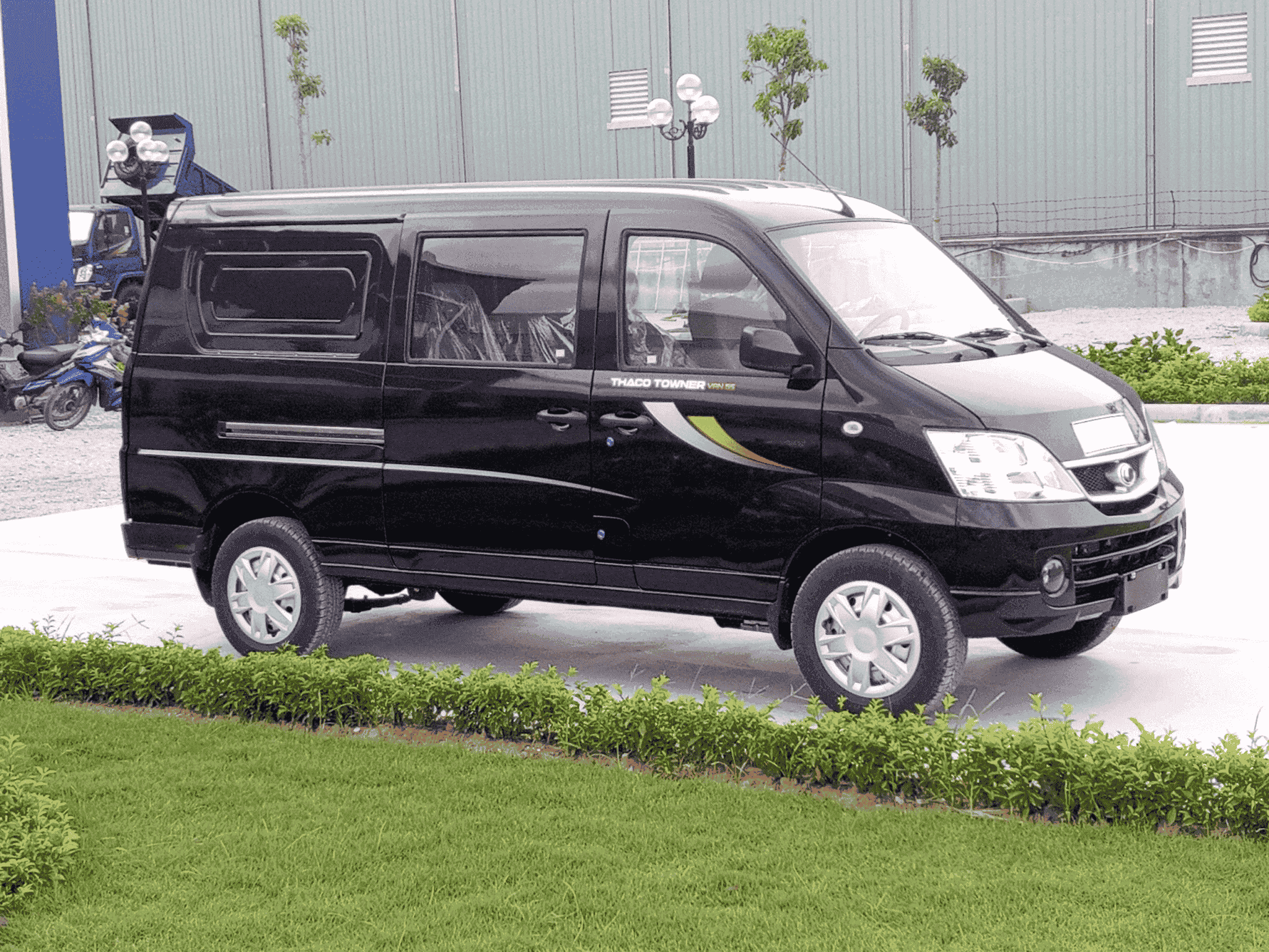 Thay KÍNH chắn gió ô tô, Thay KÍNH lái trước Ô tô Giá Rẻ Thay KÍNH xe ô tô tải Thaco Towner tận nơi